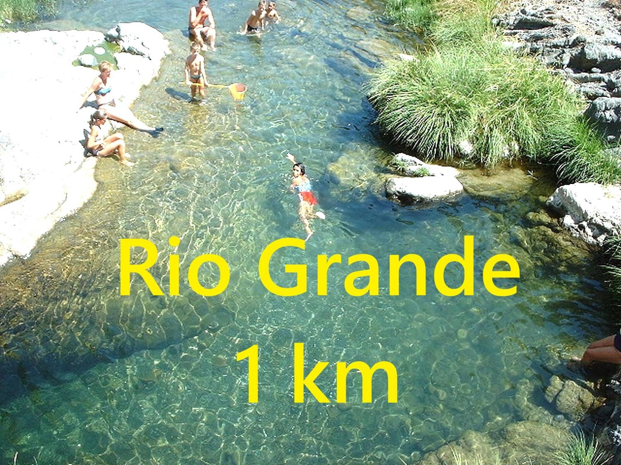 Rural Cottage, With Pool & Optional Private 6 Guests Jacuzzi โตล็อกซ์ ภายนอก รูปภาพ